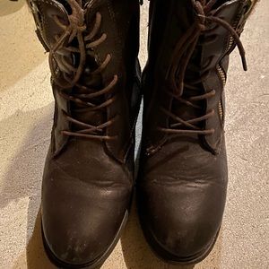 Women’s winter lined boots size 7